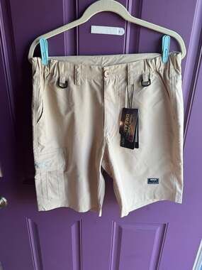 NWT BKK Cargo QD Quick Dry Fishing Shorts Beige Men's Large W112